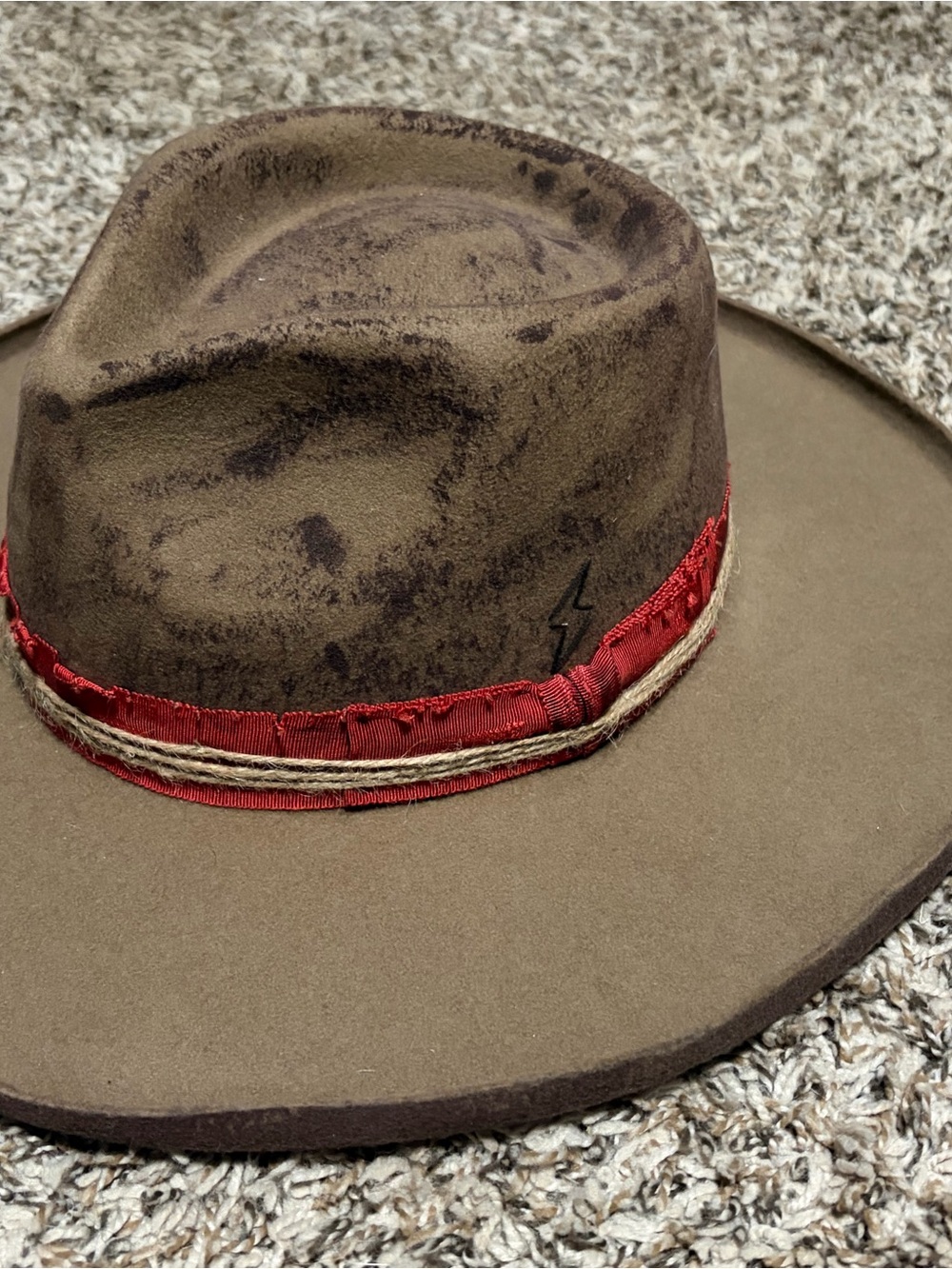 Ruediger Men's Brown Wide-Brim Fedora Hat with Red Trim